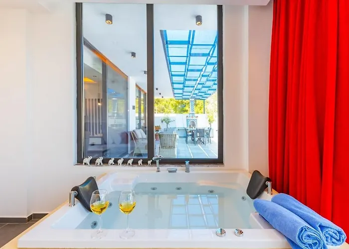 İslamlar 2 Bedroom Secluded With Private Pool Hot Tub *