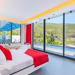 İslamlar 2 Bedroom Secluded With Private Pool Hot Tub ヴィラ *